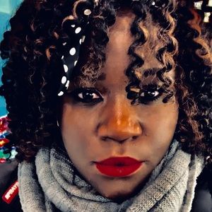 Meet your Posher, Latisha